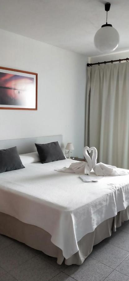 Hostal S'Algaret Fornells  Buitenkant foto