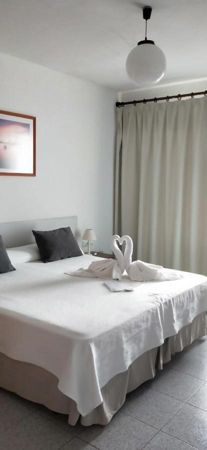Hostal S'Algaret Fornells  Buitenkant foto